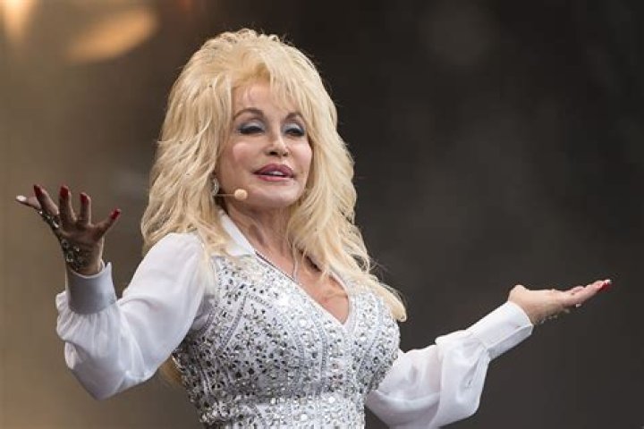Dolly Parton Fans Praise Her For Turning Down Medal Of Freedom Honor From Donald Trump Twice – Here’s Why!