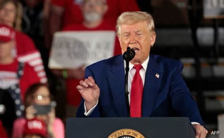 Donald Trump Gloats About Sending $100 million Coronavirus Related Medical Products To Other Countries While American Governors And Doctors Beg For Masks, Gloves, And Gowns To Save The 277,985 Infected In The U.S.