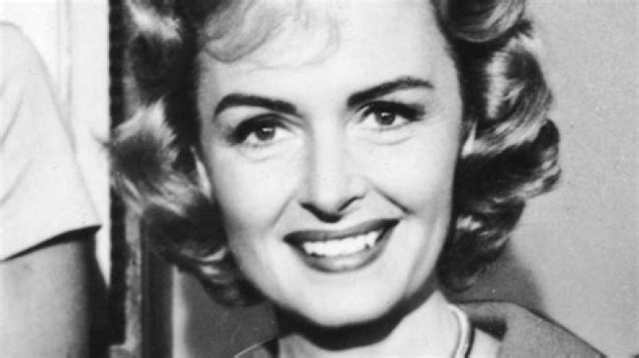 Donald Trump Wishes Female Reporters Were More Like 1950s Housewife Icon Donna Reed!