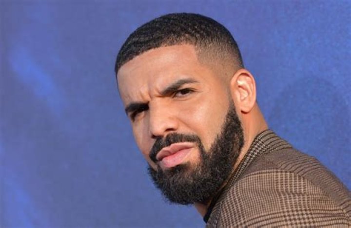 Drake Is Flexing His Muscles For The ‘Gram At The Gym – Check Him Out In The Photo