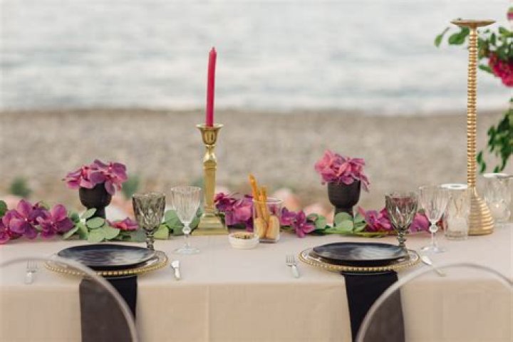 Drake Was Spotted Having A Private Dinner For Two – See The Footage