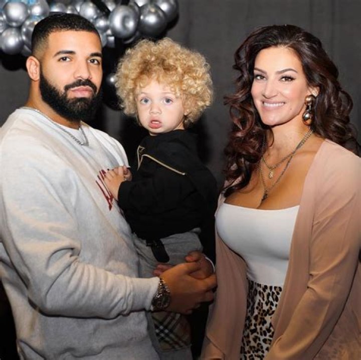 Drake’s Fans Freak Out Over His Blonde Son Adonis Looking Exactly Like His Grandma!
