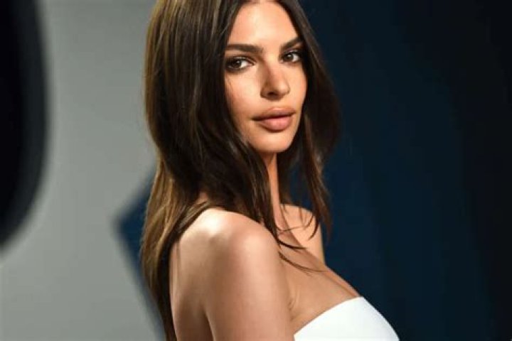 Emily Ratajkowski Expecting Her First Child – Check Out Her Baby Bump And Deep Essay For Vogue