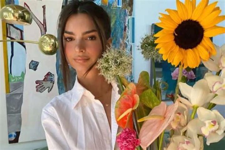 Emily Ratajkowski Shows Off Her Enivable Beach Body In Inamorata Woman — Celebrates Her 29th Birthday