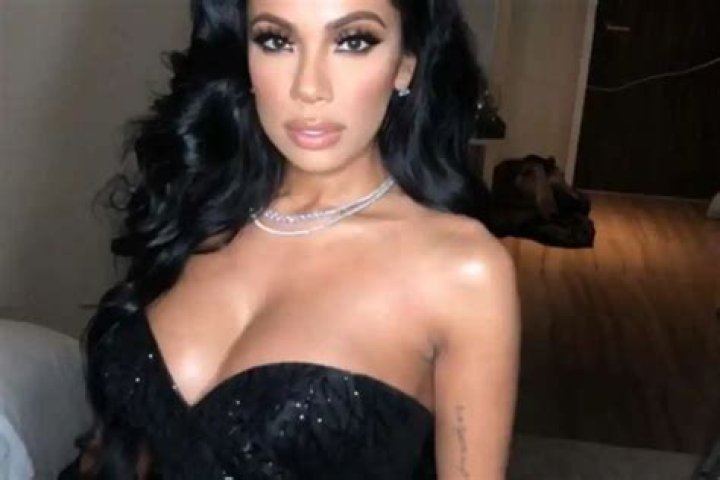 Erica Mena Flaunts Her Curves In This Fashion Nova Outfit