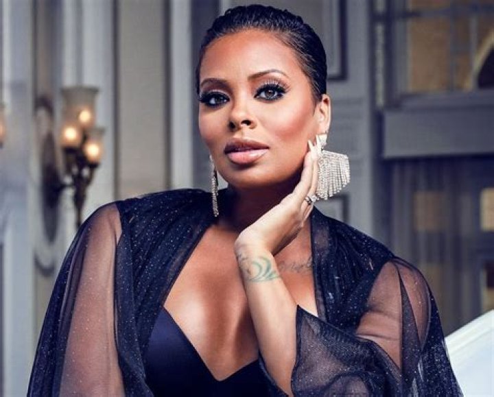 Eva Marcille Shows Off Her Perfectly Flawless Face In This Clip