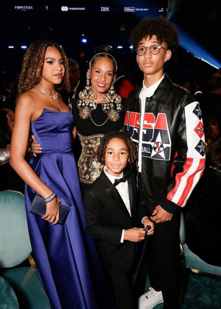 Fans Gush Over Blue Ivy’s Hair At NBA Game With Jay-Z; Call Her Beyonce’s Twin