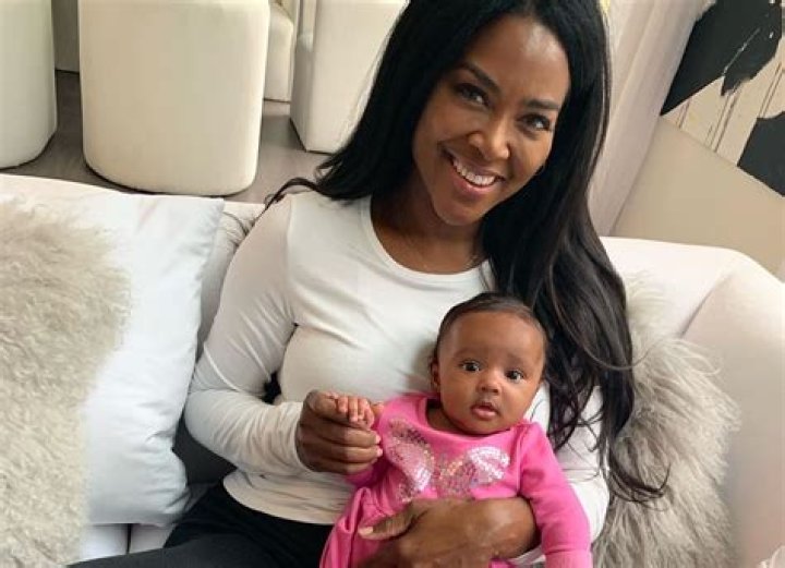 Former RHOA Kenya Moore Just Let This Former Co-Star Babysit Baby Brooklyn
