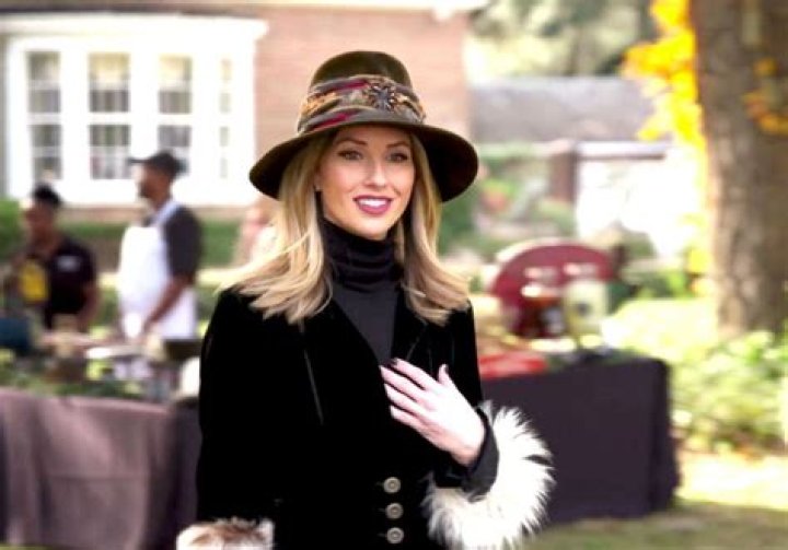 Former Southern Charm Star Ashley Jacobs Clinging To Her 15 Seconds Of Fame In Bizarre New Video