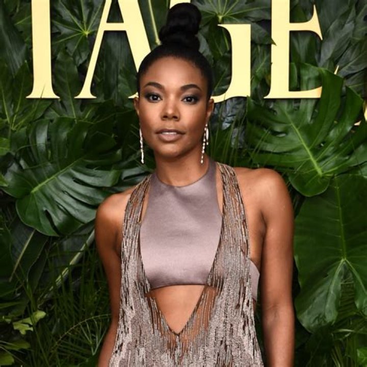 Gabrielle Union And Dwyane Wade Are Teaching Kaavia James How To Play Soccer