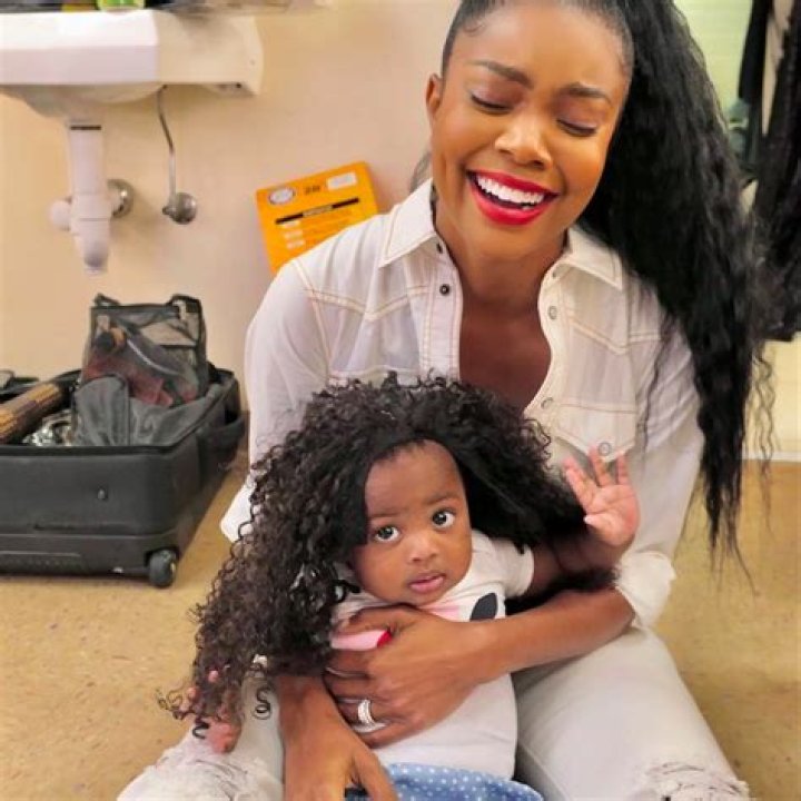 Gabrielle Union’s Daughter, Kaavia James Is The Sweetest Girl As Santa Little Helper