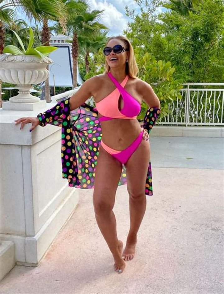 Gizelle Bryant Poses In Colorful Swimsuits After Her Impressive Weight Loss!
