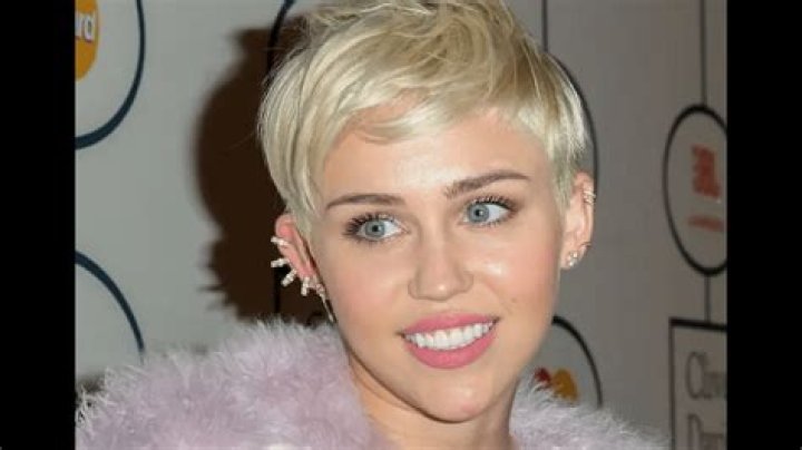 Grammy party canceled: Miley Cyrus has Corona