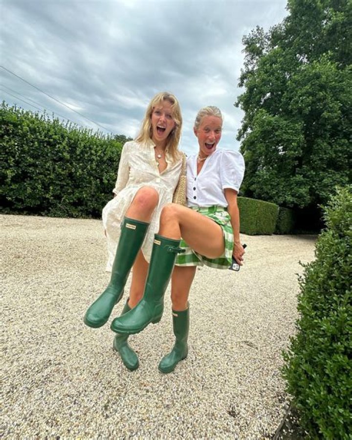 Gwyneth Paltrow’s Daughter Apple Looks All Grown Up In Sweet 16 Pics And Her Mom Can’t Believe It!