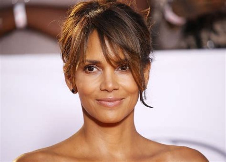 Halle Berry Sparks Romance Rumors After Flirting With One The Most Famous Men At The Moment