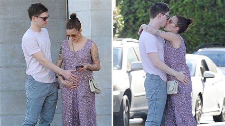 Halsey Has Some Hilarious Responses To New Pregnancy Rumors Sparked By BF Evan Peters Touching Her Belly In New Pics