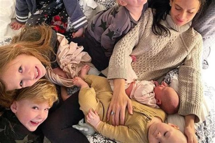 Hilaria Baldwin Tandem Breastfeeds MariLu And Eduardo Like A Pro