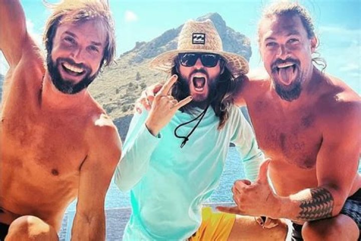 How Jared Leto Spends His Summer: New Love Under The Hot Sun And Funny Selfies With Jason Momoa