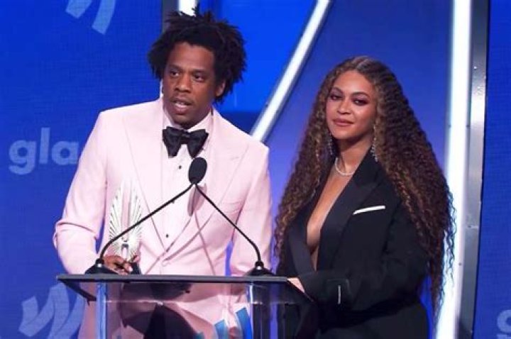 Is Beyoncé Pregnant Or Being Fat Shamed? The Beyhive Sounds Off