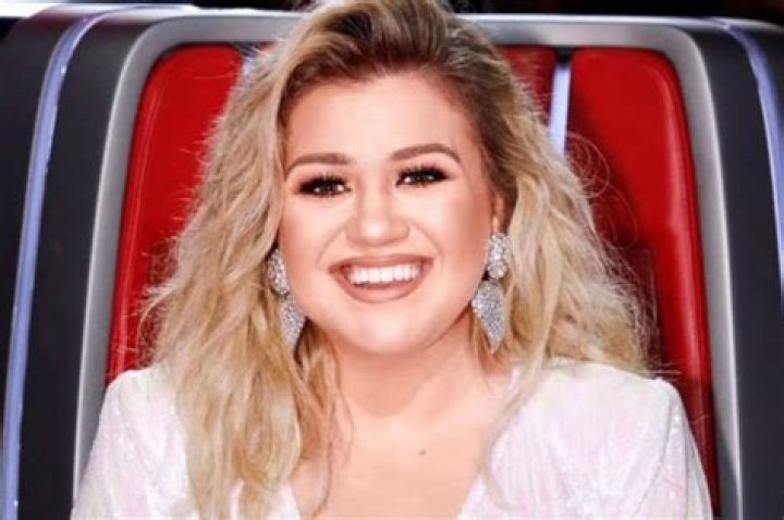 Is Kelly Clarkson Getting Coronavirus Cabin Fever?