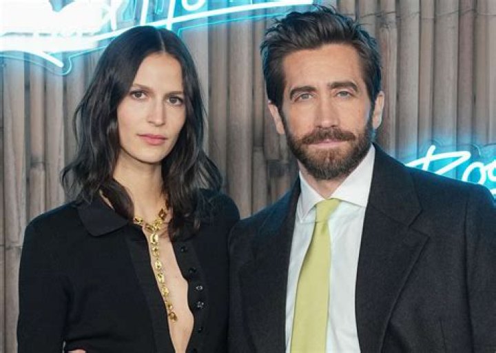 Jake Gyllenhaal And Model Jeanne Cadieu Photographed On Paris Stroll Amid Dating Rumors