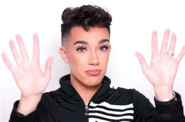 James Charles Is Being Dragged For Scamming Customers With His New Morphe Collaboration