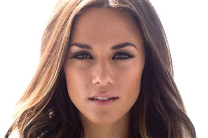 Jana Kramer Reveals She Had A ‘Panic Attack’ After Flying To Canada Amid Coronavirus Pandemic