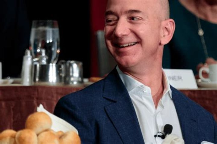 Jeff Bezos’ Private Investigator Accuses Saudi Arabian Powers Of Leaking Explicit Text Messages