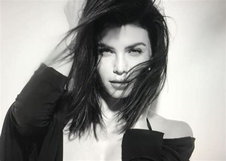 Jenna Dewan Shows Off Dance Moves And Says She Can’t Wait To Get Back To Dance Class