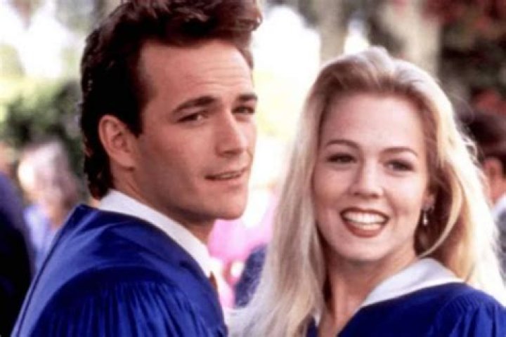 Jennie Garth Slammed For Not Paying Tribute Online To Luke Perry – She Responds!