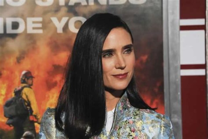 Jennifer Connelly Reveals That She And Her Husband Are ‘Losing Track Of Time’ In Quarantine