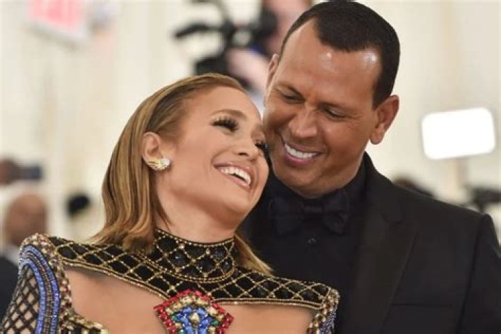 Jennifer Lopez And Alex Rodriguez: Pretending For Publicity?