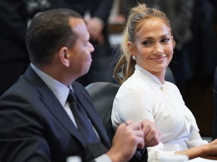 Jennifer Lopez Posts Adorable Tribute To Her Man Alex Rodriguez On Their Second Anniversary!
