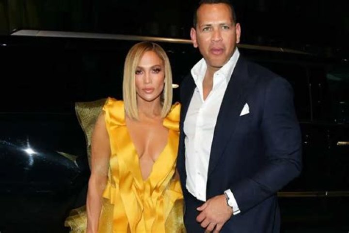Jennifer Lopez Reveals She And Alex Rodriguez Debated Never Getting Married Like Goldie Hawn And Kurt Russell!