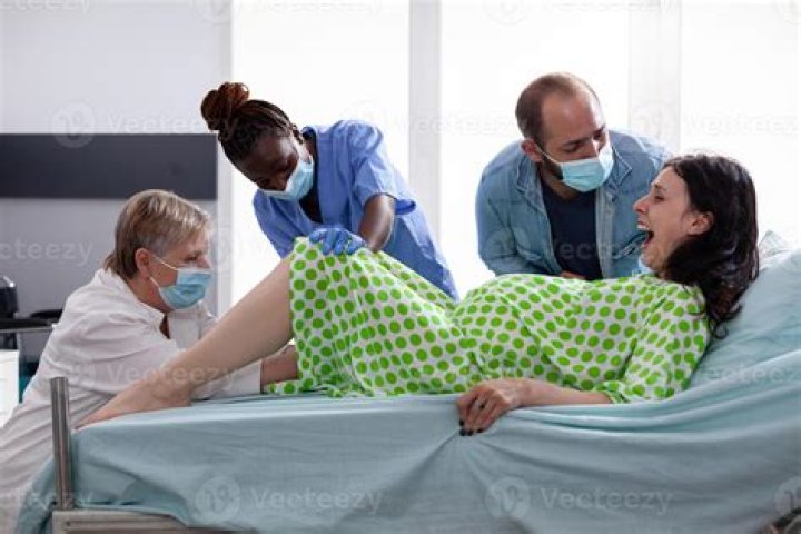 Jessa Duggar Gives Birth On Her Couch And Gets Rushed To The Hospital After Complications