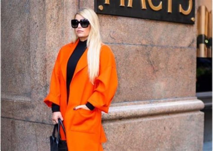 Jessica Simpson Stuns In Orange After Amazing Weight Loss