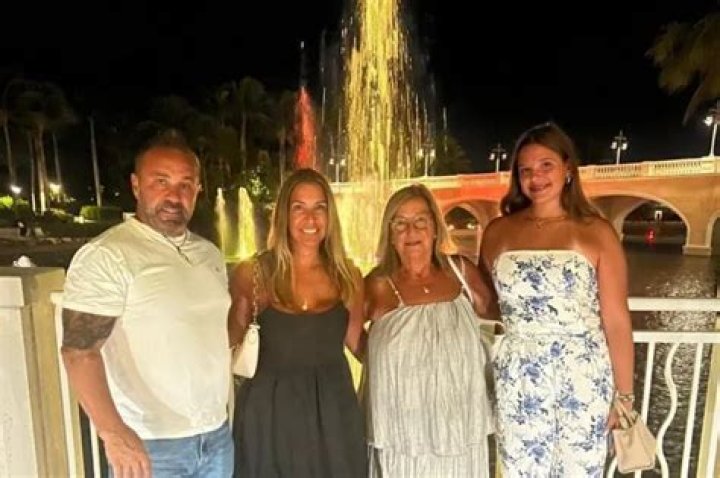 Joe Giudice Shares Sweet Pics With His Daughters And Raves About How Happy He Is After Family Reunion