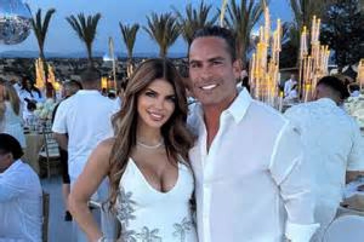 Joe Giudice Still Talks To Wife Teresa Every Day As He Gets Ready For Italy – She’s His ‘Lifeline’