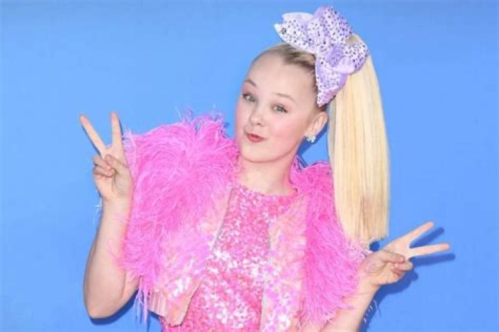 JoJo Siwa Disables Her Instagram Comments After Getting Really ‘Mean’ Ones