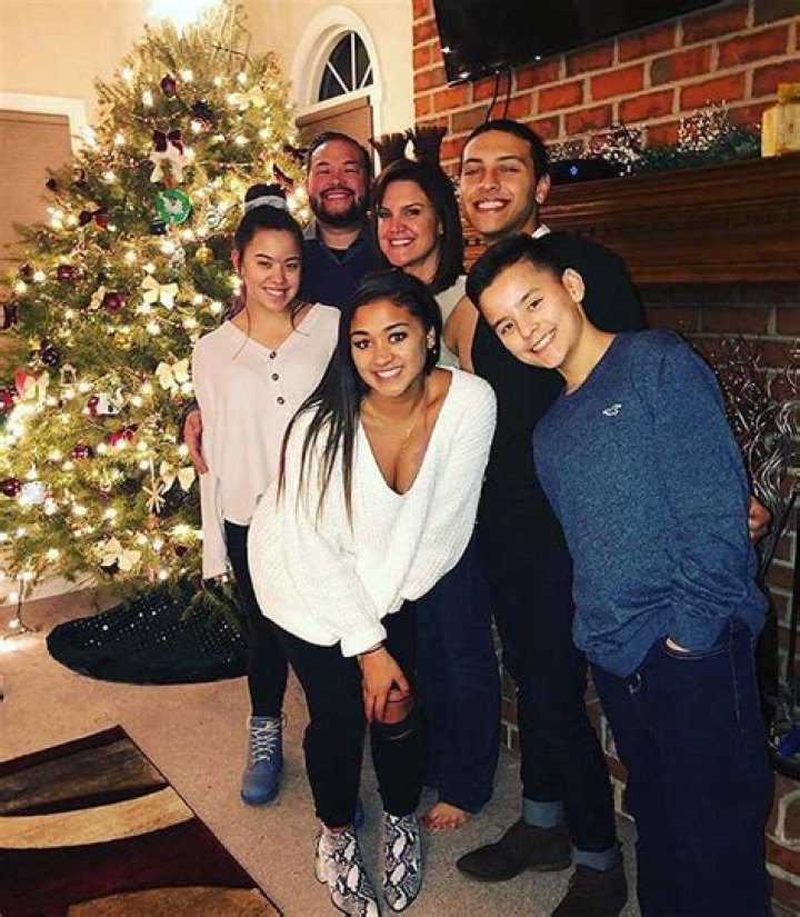 Jon Gosselin, Daughter Hannah And Son Collin Pose Together Happily In Christmas Pic