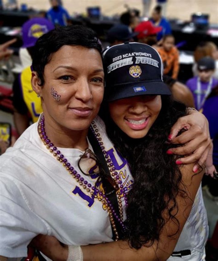 Jordyn Woods Posts A Video Featuring Her Mom And BF – Who Knows Her Better?