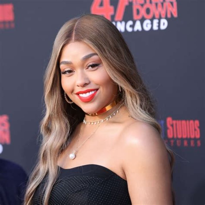 Jordyn Woods Shows Fans How She’s Stepping In 2020 – Haters Slam Her For Having A ‘Wrecked House Under Her Belt’