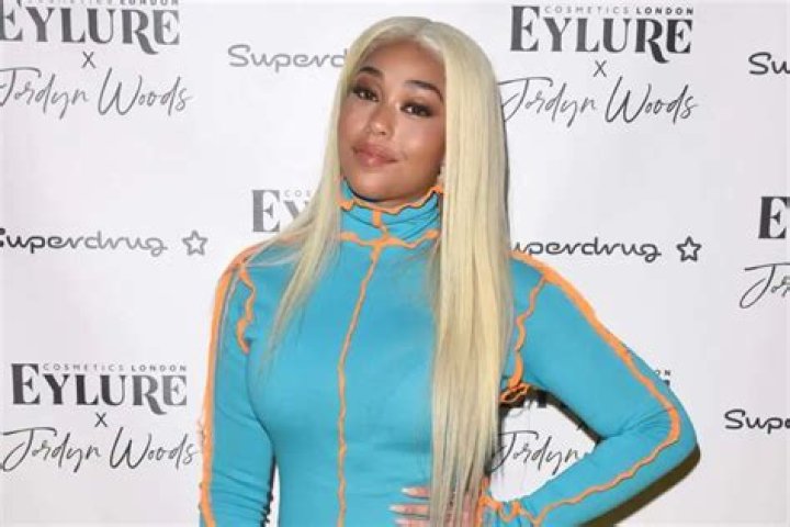 Jordyn Woods Shows Off Her Jaw-Dropping Curves In This Black Skin-Tight Dress