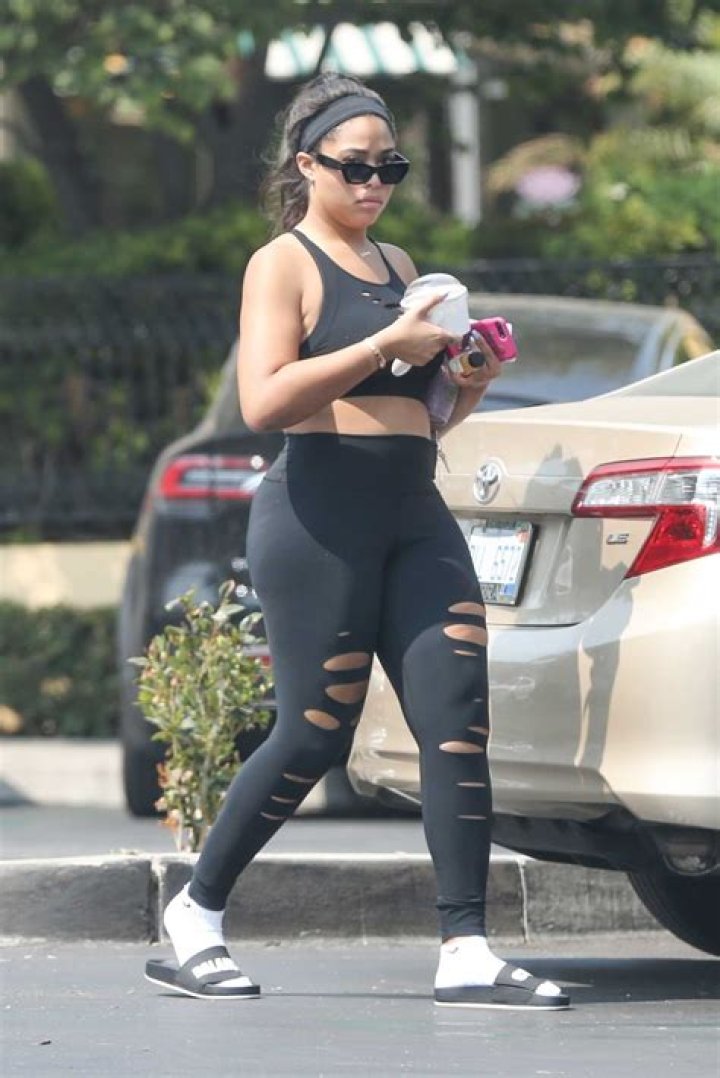 Jordyn Woods’ Workout Session Has Everyone In Awe – An Interesting Detail About Kanye West Has Fans Talking