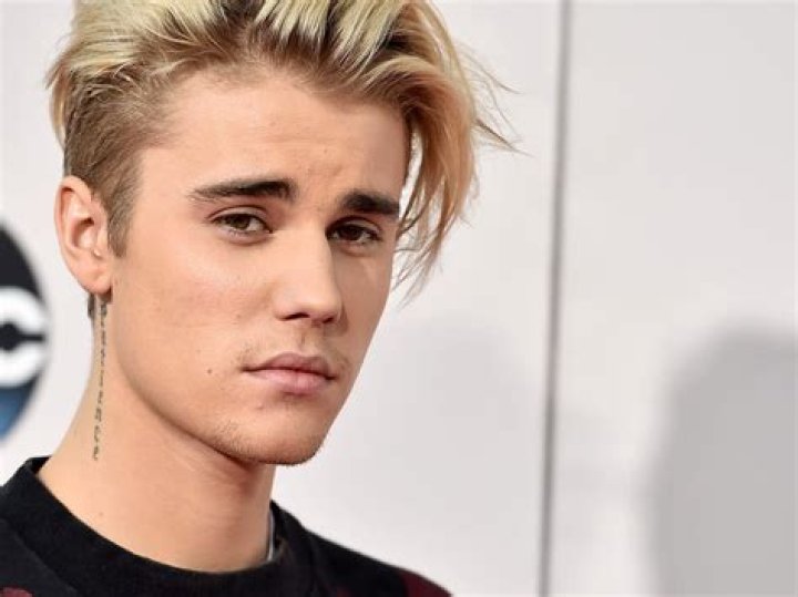 Justin Bieber Shows Off New Neck Tattoo And Fans Like It A Lot – Check It Out!