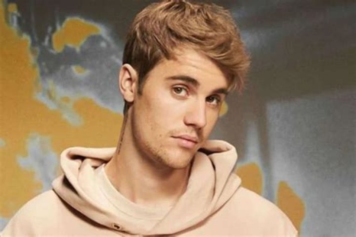 Justin Bieber Wants To Sell His Beverly Hills Mansion, Tells Fans To ‘Make An Offer’