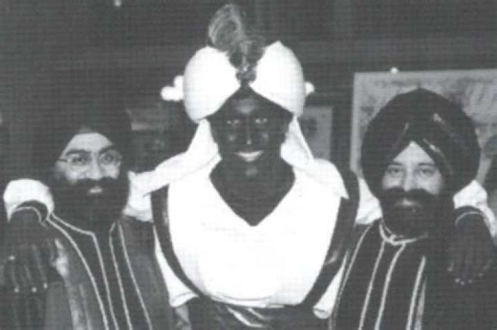 Justin Trudeau Blackface Photos Appear After He Apologized For Brownface Scandal — ‘I Never Should Have Done It’