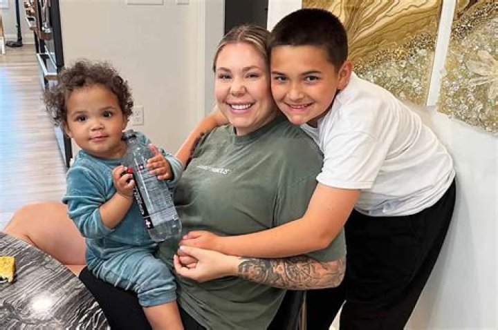 Kailyn Lowry And Chris Lopez Are Not Committed – She Says It’s ‘So Back And Forth’