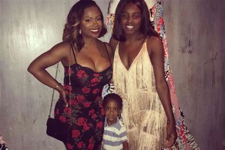 Kandi Burruss’ Family Photo For Juneteenth Is Gorgeous – Check Out Lovely Kaela Tucker Who Celebrated With Them!