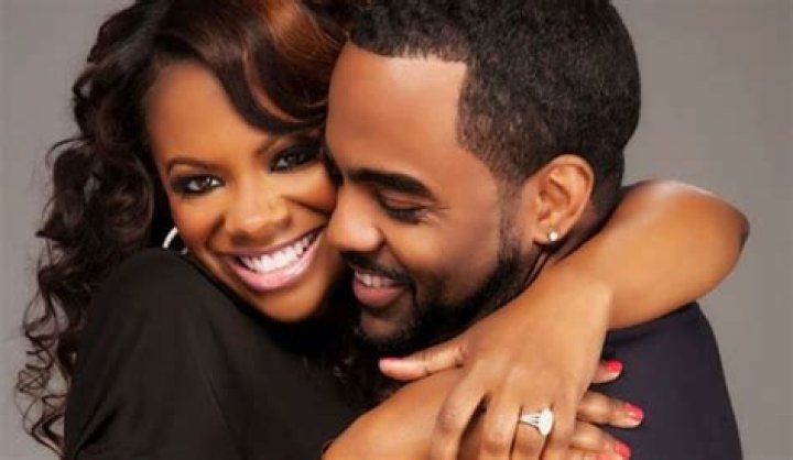 Kandi Burruss Shares Fire Photos With Todd Tucker And Her Dancers From Last Night’s Show – Fans Suggest Her To Keep Todd Out Of ‘Risky Situations’ Because Loyalty Is Hard To Find